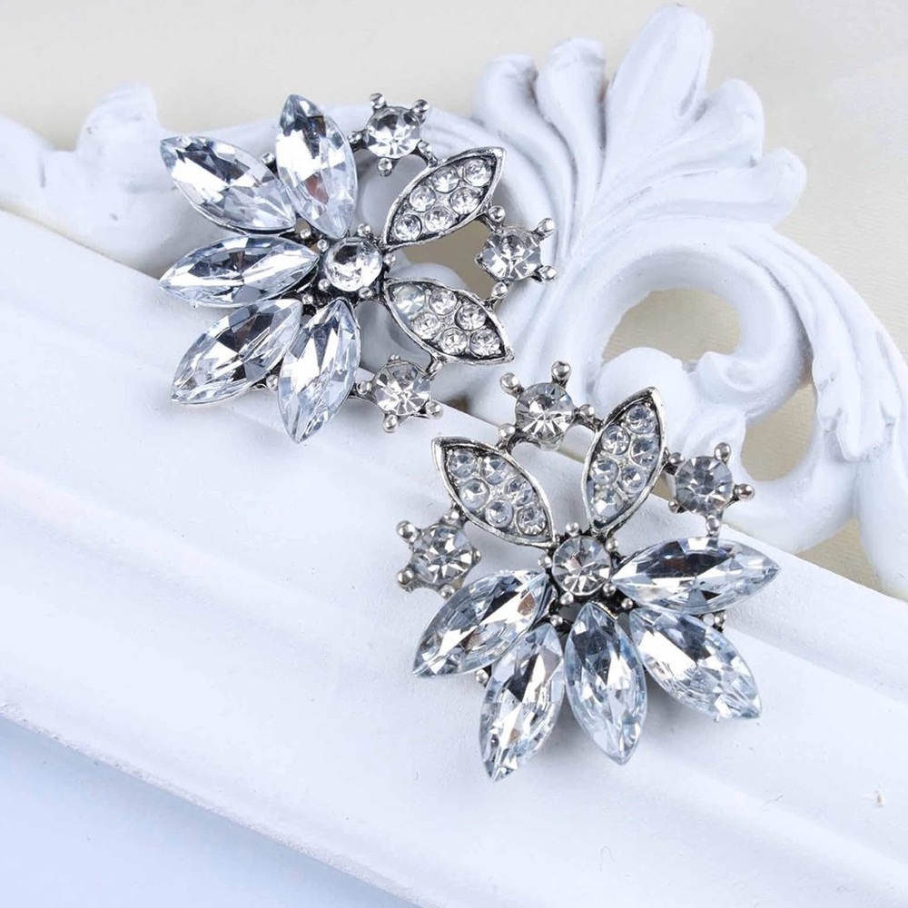 NEW Silver & Simulated Diamond Flower Earrings